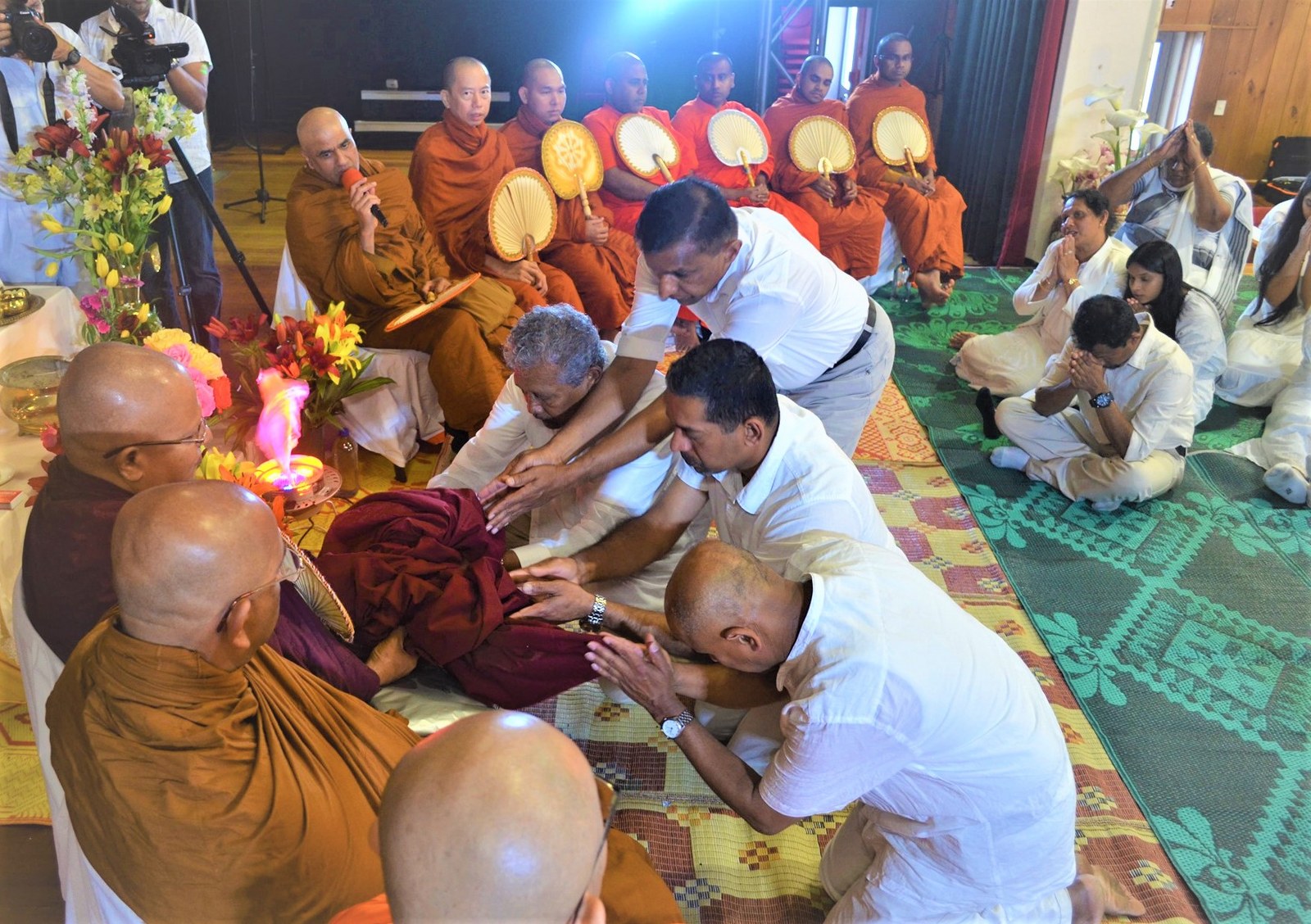 3 Robe offering ceremony